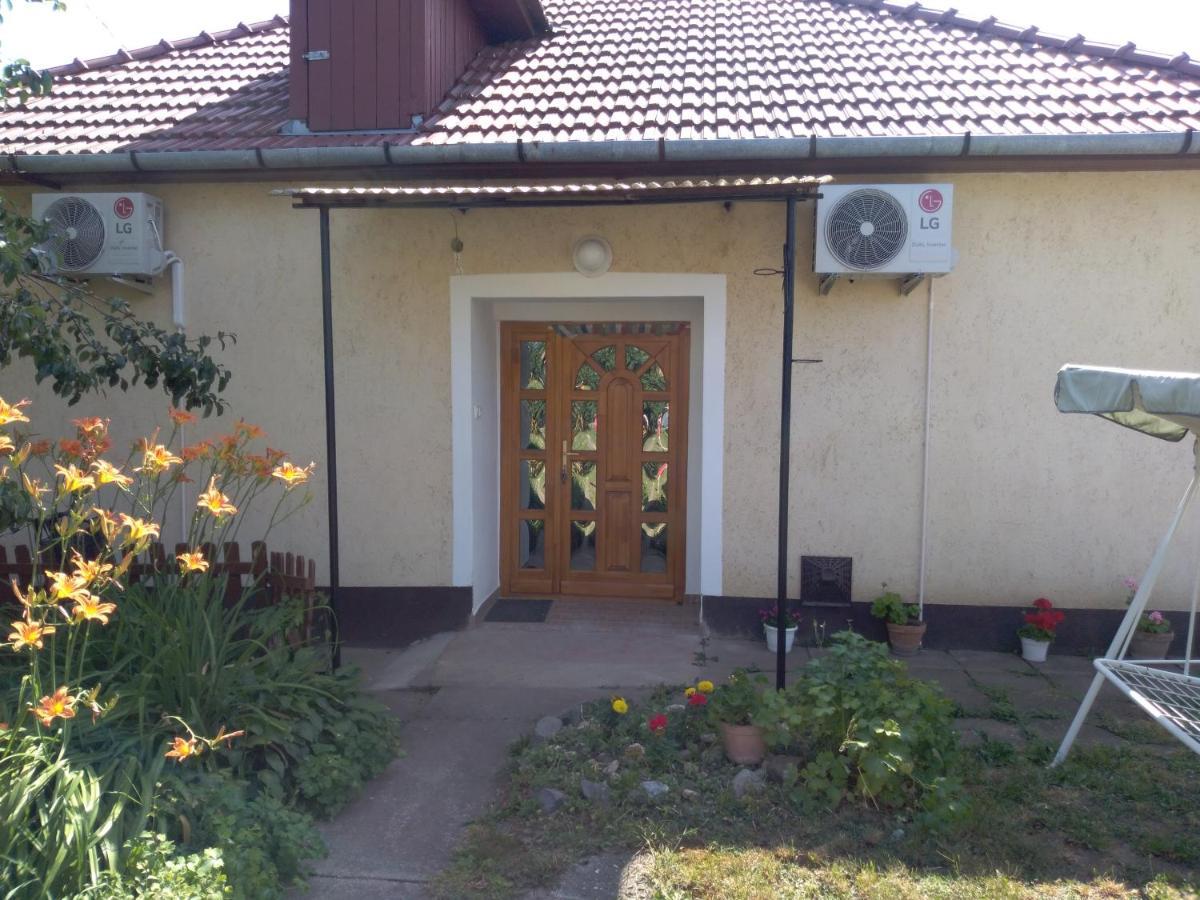 Ráday Apartman Hajdúszoboszló Esterno foto